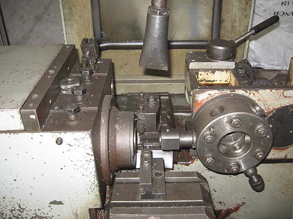 Фото токарного револьверного верстата 1Е140, 1Е125 1Е140, 1Е125 фото токарного токарно-револьверного верстата